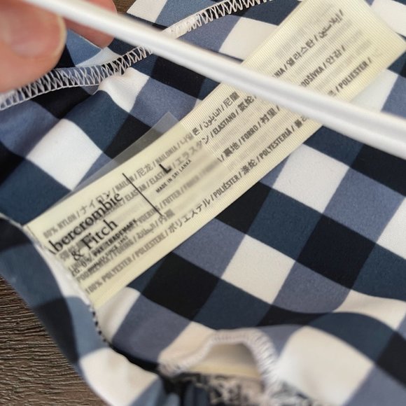 NWOT Abercrombie & Fitch Gingham Print Scallop Edge Bikini Top (Size L) - Picture 4 of 4